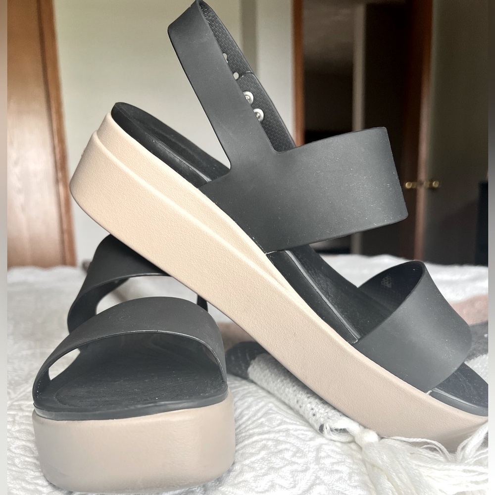 Crocs Brooklyn Sandals